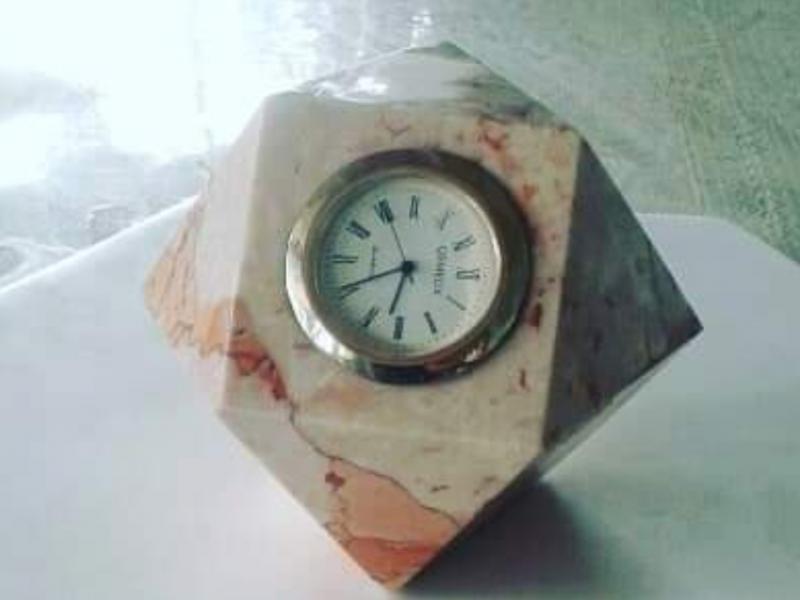 Bej Mermer Masa Saatı