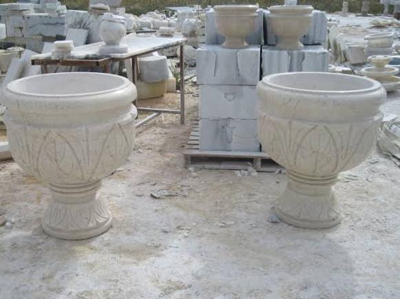 Yaprak İşlemeli Bej Mermer Saksı