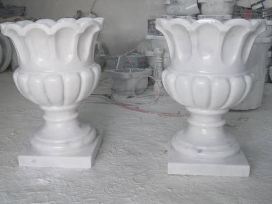 Fırfırlı Beyaz Mermer Saksı