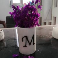 Beyaz Mermer Saksı - Harfli